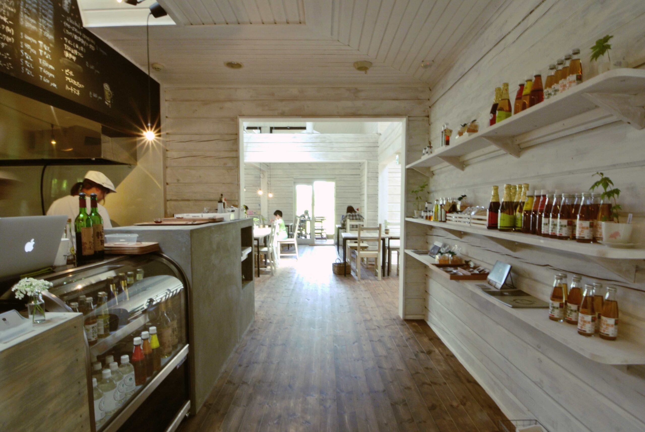 シキナミカズヤ建築研究所の施工事例｜地方移住で叶える木造住宅。自然と調和し、感情を揺さぶる設計で普遍的な居心地を生む住まい