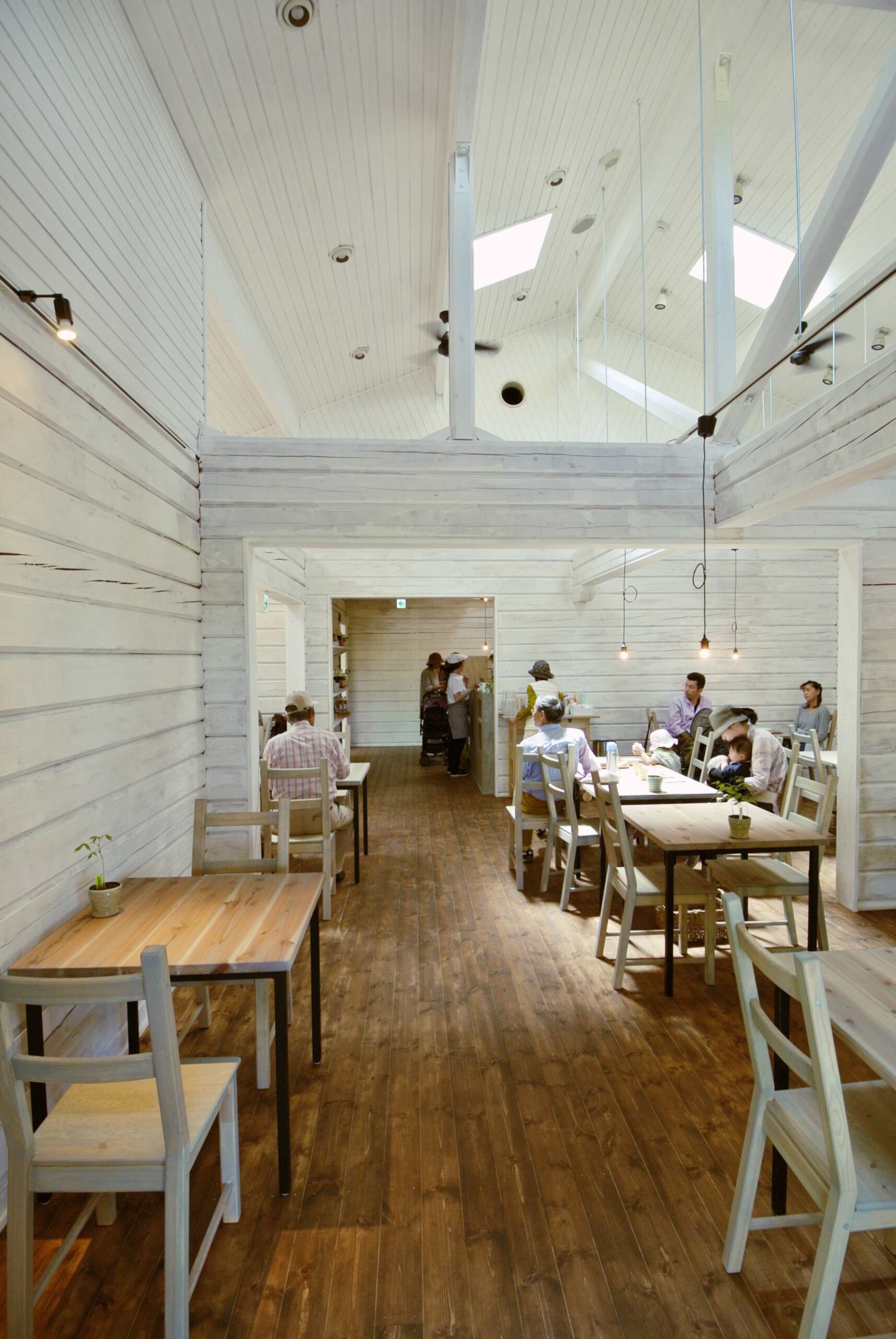 シキナミカズヤ建築研究所の施工事例｜地方移住で叶える木造住宅。自然と調和し、感情を揺さぶる設計で普遍的な居心地を生む住まい