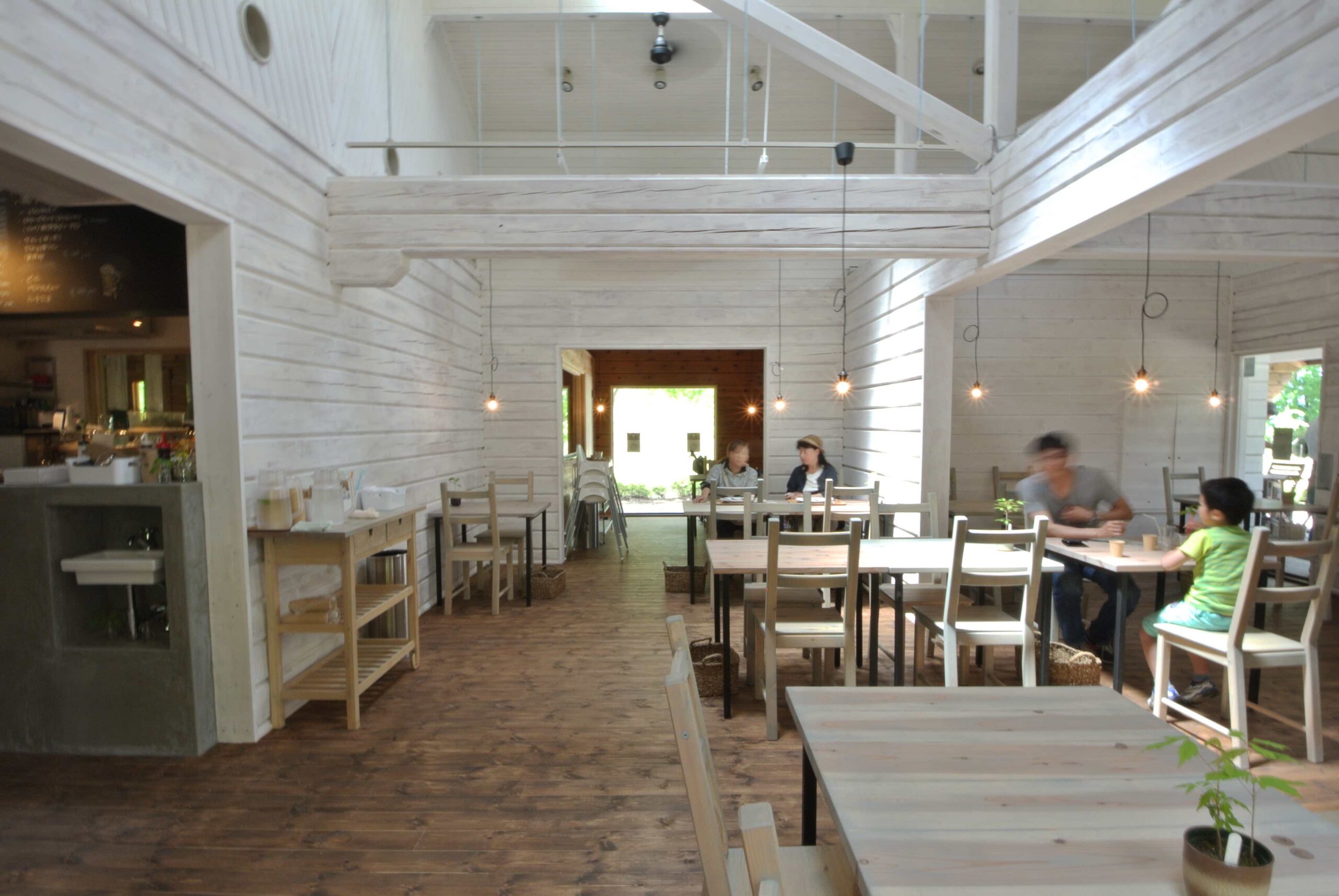 シキナミカズヤ建築研究所の施工事例｜地方移住で叶える木造住宅。自然と調和し、感情を揺さぶる設計で普遍的な居心地を生む住まい