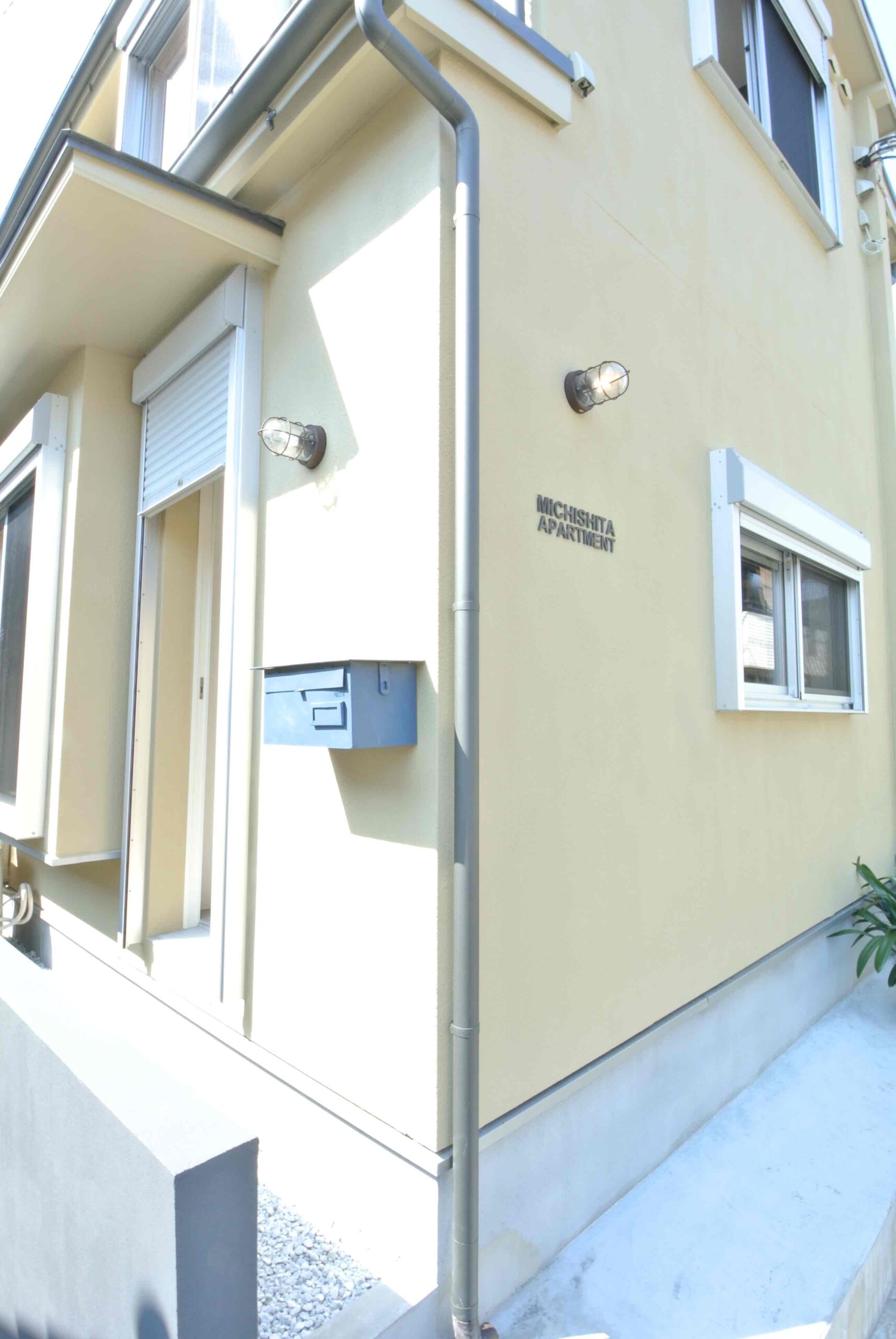 シキナミカズヤ建築研究所の施工事例｜地方移住で叶える木造住宅。自然と調和し、感情を揺さぶる設計で普遍的な居心地を生む住まい ヨコスカのアパートメント